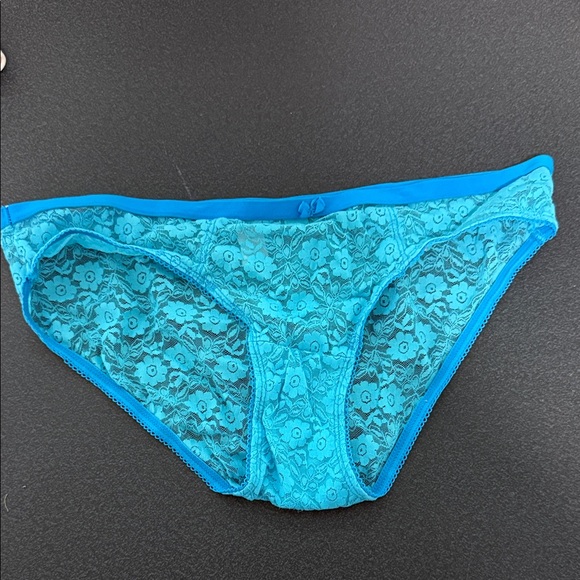 Flirtitude Blue Lace Panties - Picture 1 of 2
